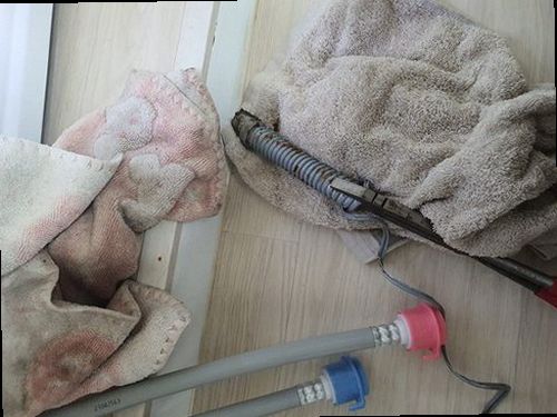 부산 중구 부평동 하수구막힘 배관 내부를 점검하고 흐름을 확인하는 과정